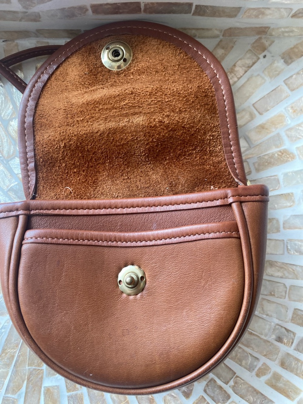 Rare Vintage COACH Leather Saddle Tan Mini Crossbody Belt bag 0897-332 - Picture 5 of 6